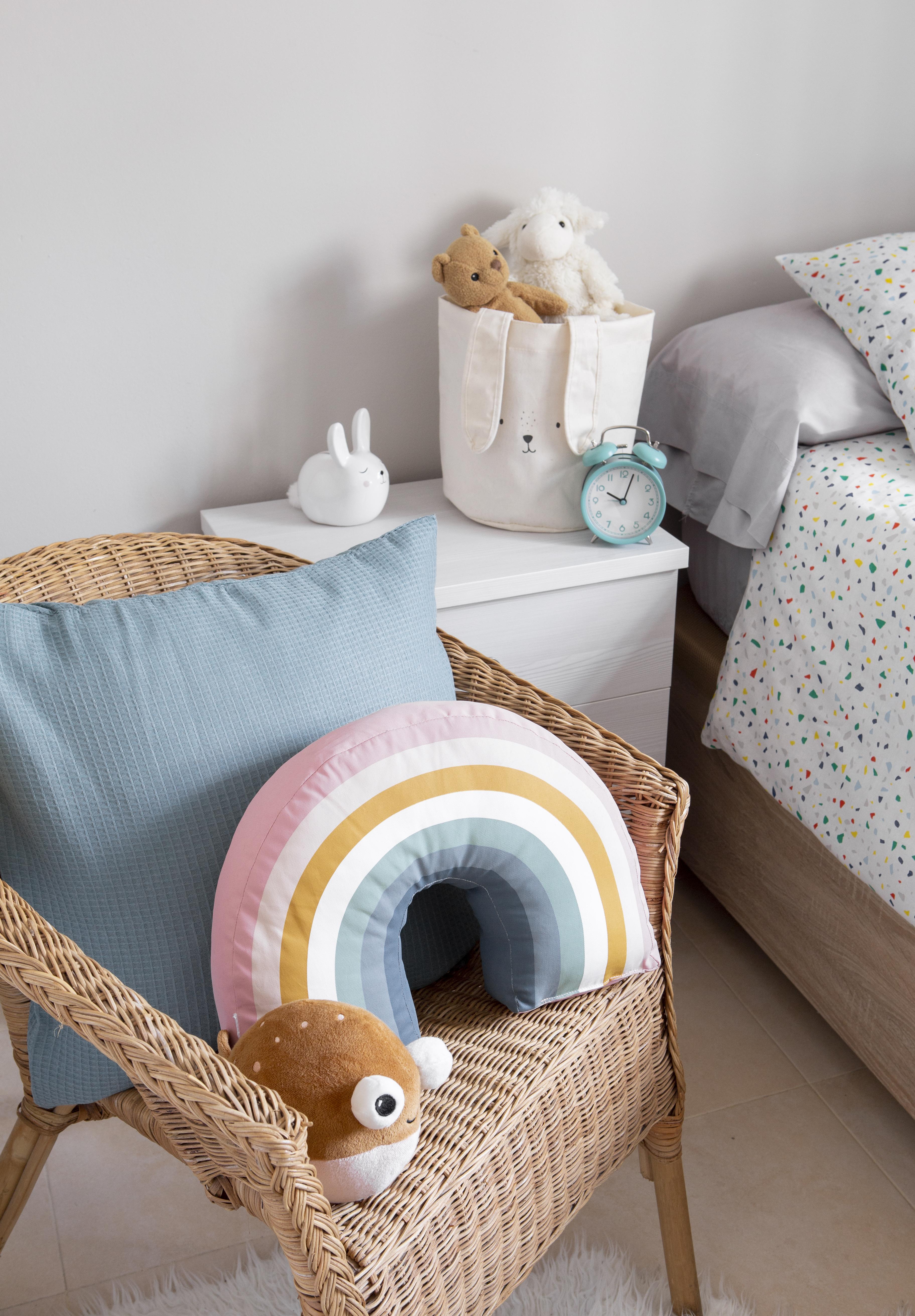 Muebles Familiares: ¡Estilo que Sobrevive a Derrames y Lágrimas!