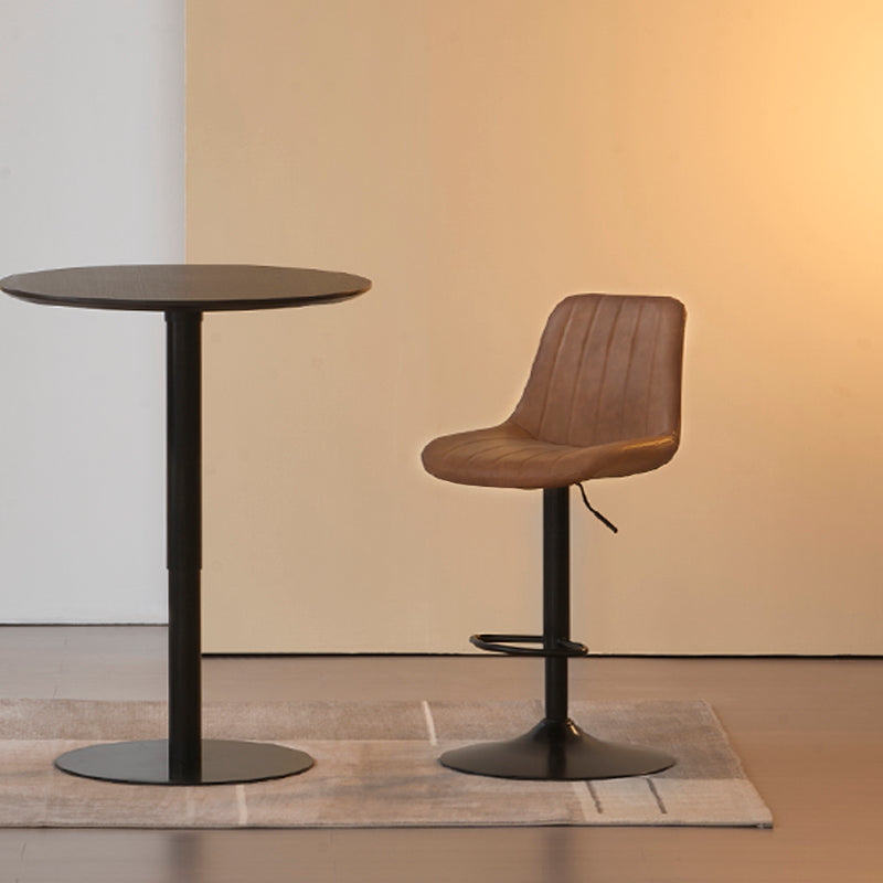 Asiento grueso acolchado con detalles de costura de diamante para elegancia y soporte ergonómico