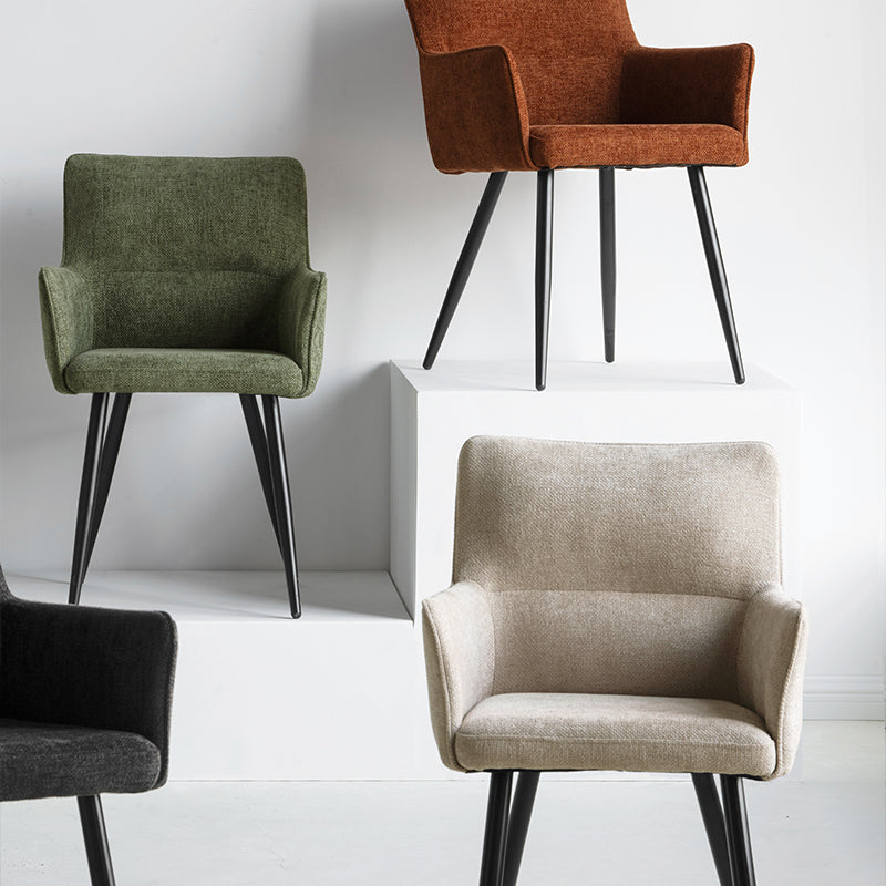 Textura de lino natural en sillón Kaya, costuras reforzadas y acabado antimanchas para mayor durabilidad