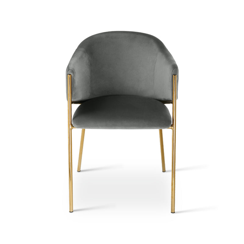 Composición con 4 sillas Dalila alrededor de mesa redonda, ideal para espacios abiertos y comedores elegantes