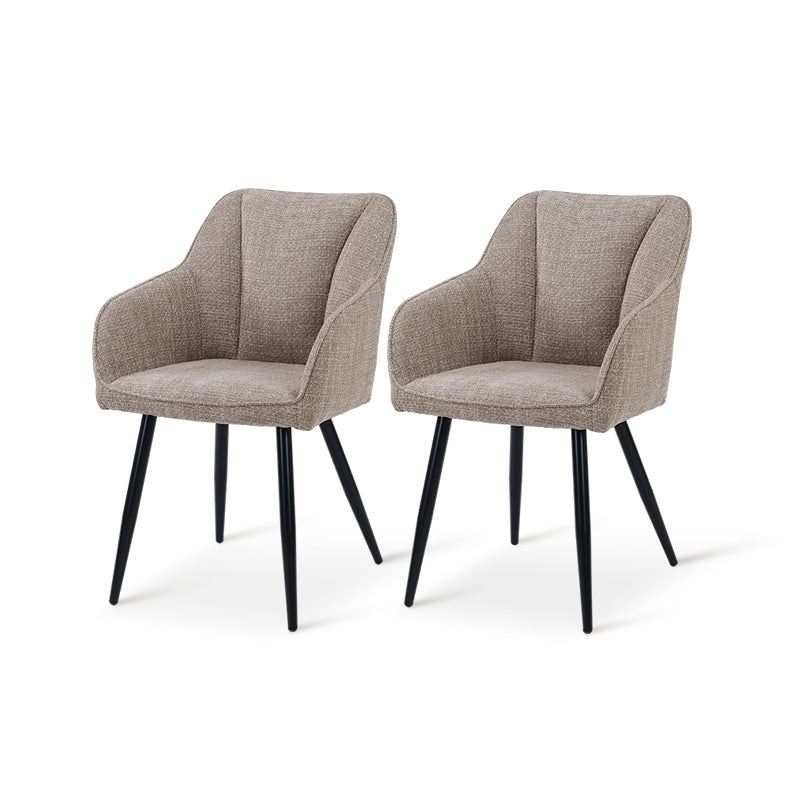 Sillón acolchado Sienna Garden de OFCASA con estructura metálica negra y cojines grises, perfecto para terrazas y comedores,Sillón de exterior Sienna en un patio moderno, muestra diseño ergonómico y tejido resistente a la intemperie