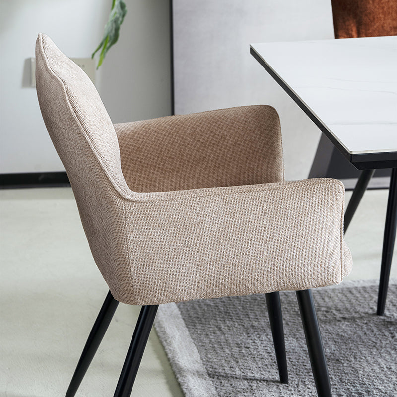 Sillón comedor en lino gris oscuro con patas de madera oscura, perfecto para estilos industrial o nórdico