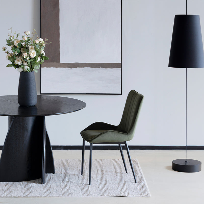 Silla de comedor Edith de OFCASA en tejido beige bouclé con patas de madera maciza - diseño contemporáneo para interiores modernos