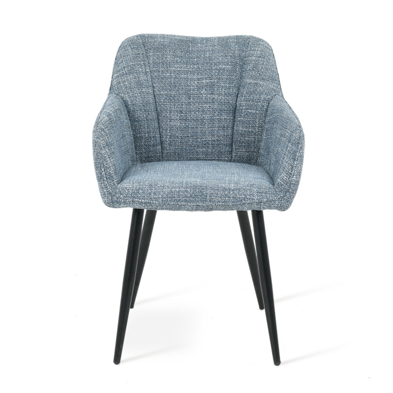 Sillón acolchado Sienna Garden de OFCASA con estructura metálica negra y cojines grises, perfecto para terrazas y comedores,Sillón de exterior Sienna en un patio moderno, muestra diseño ergonómico y tejido resistente a la intemperie