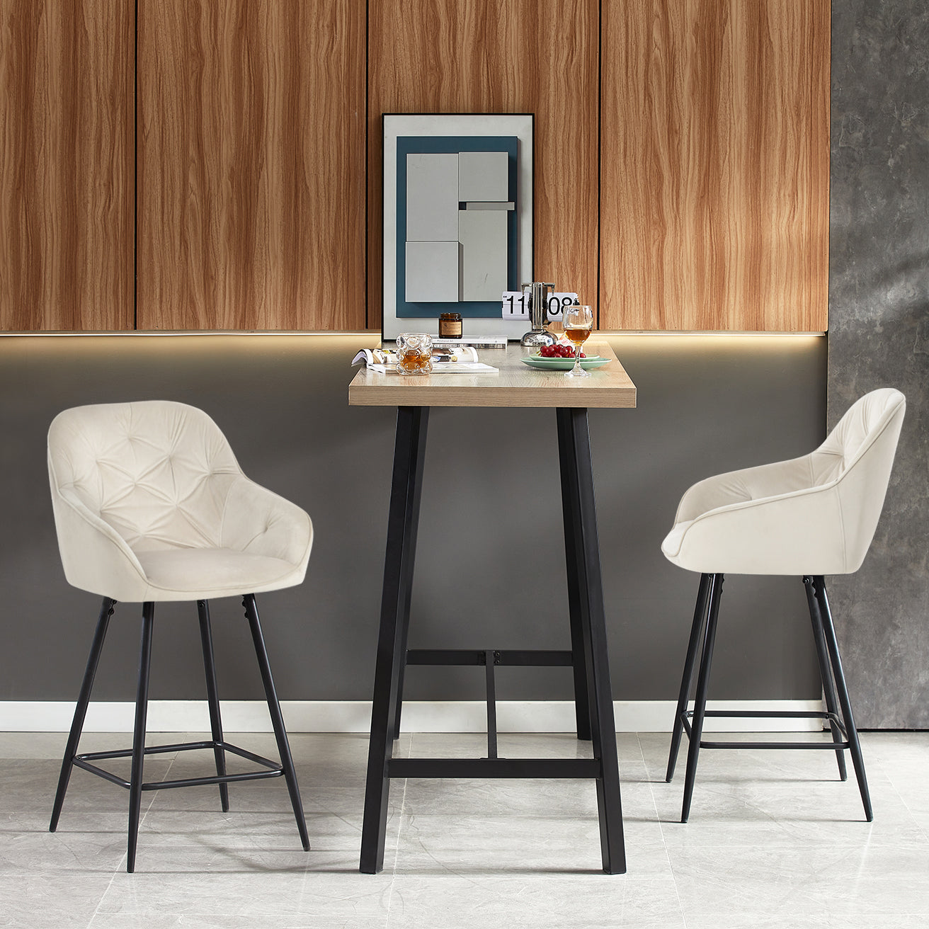 Taburete de barra Keaton en gris con estructura de acero negro, ideal para islas de cocina modernas – OFCASA