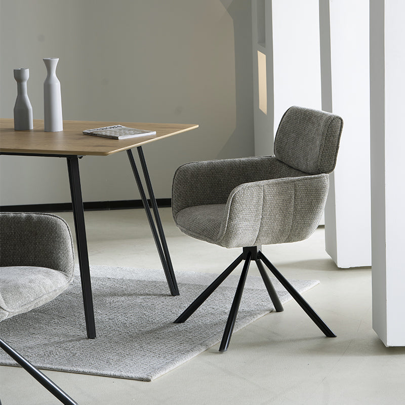 Silla giratoria Elara HDC233029 con reposabrazos, tapizada en chenilla beige y base metálica plateada - rotación suave 360° para comedores modernos