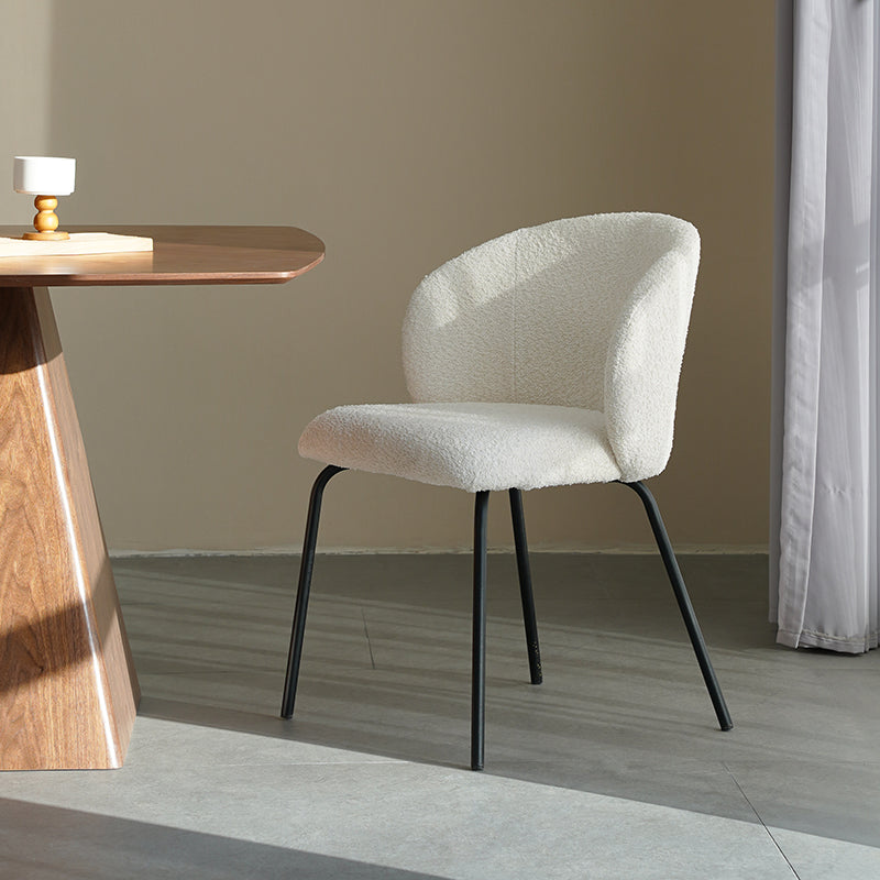 Comedor moderno con sillas blanco OFCASA - Ambiente acogedor 2025