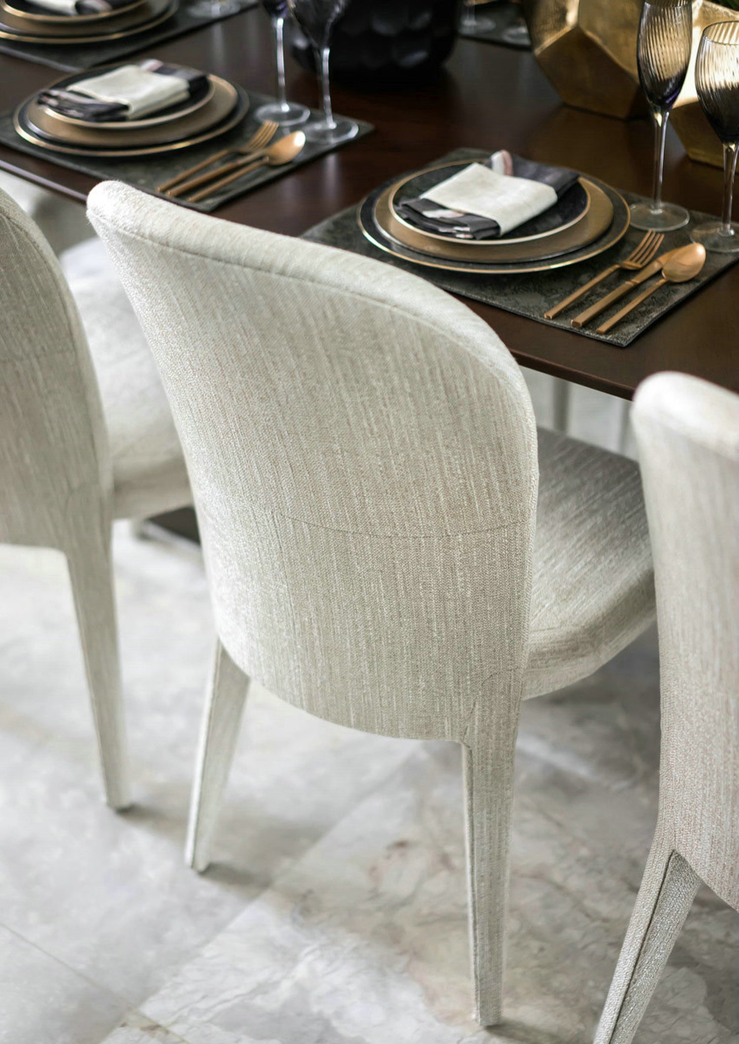 Cómo Elegir Sillas de Comedor: Guía Fácil para un Hogar con Estilo