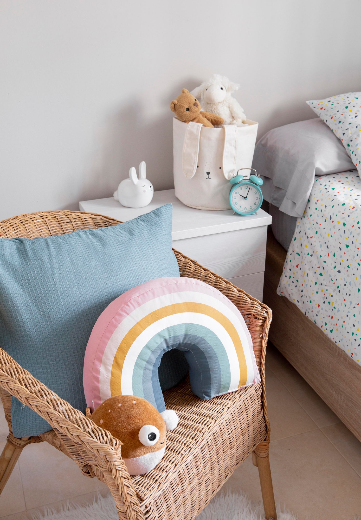 Muebles Familiares: ¡Estilo que Sobrevive a Derrames y Lágrimas!