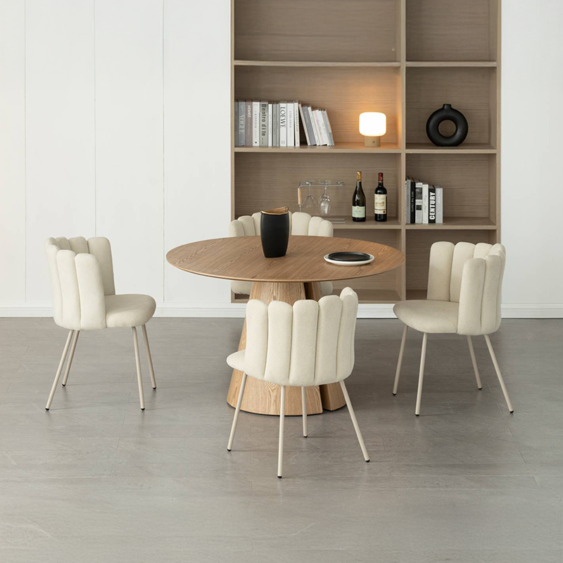 Mesa de Comedor Redonda Isabeau y 4 Silla de Comedor Grove [Conjunto de Comedor]