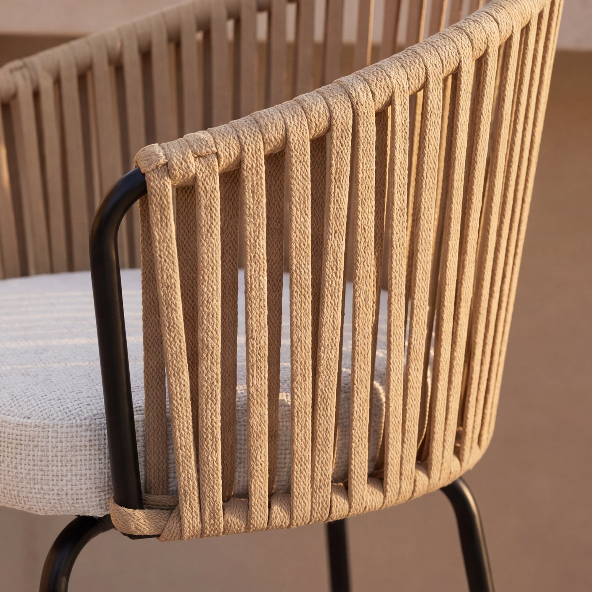 Taburete exterior Louisa en efecto lino con reposabrazos 65cm [Lote de 2]