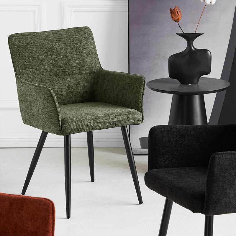 Textura de lino natural en sillón Kaya, costuras reforzadas y acabado antimanchas para mayor durabilidad