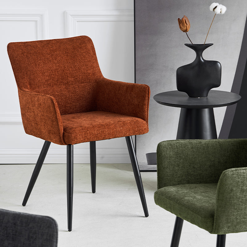 Textura de lino natural en sillón Kaya, costuras reforzadas y acabado antimanchas para mayor durabilidad