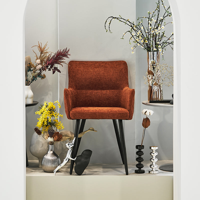 Textura de lino natural en sillón Kaya, costuras reforzadas y acabado antimanchas para mayor durabilidad