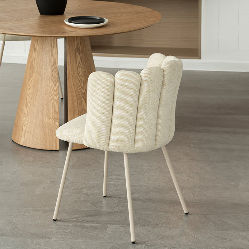 Mesa de Comedor Redonda Isabeau y 4 Silla de Comedor Grove [Conjunto de Comedor]