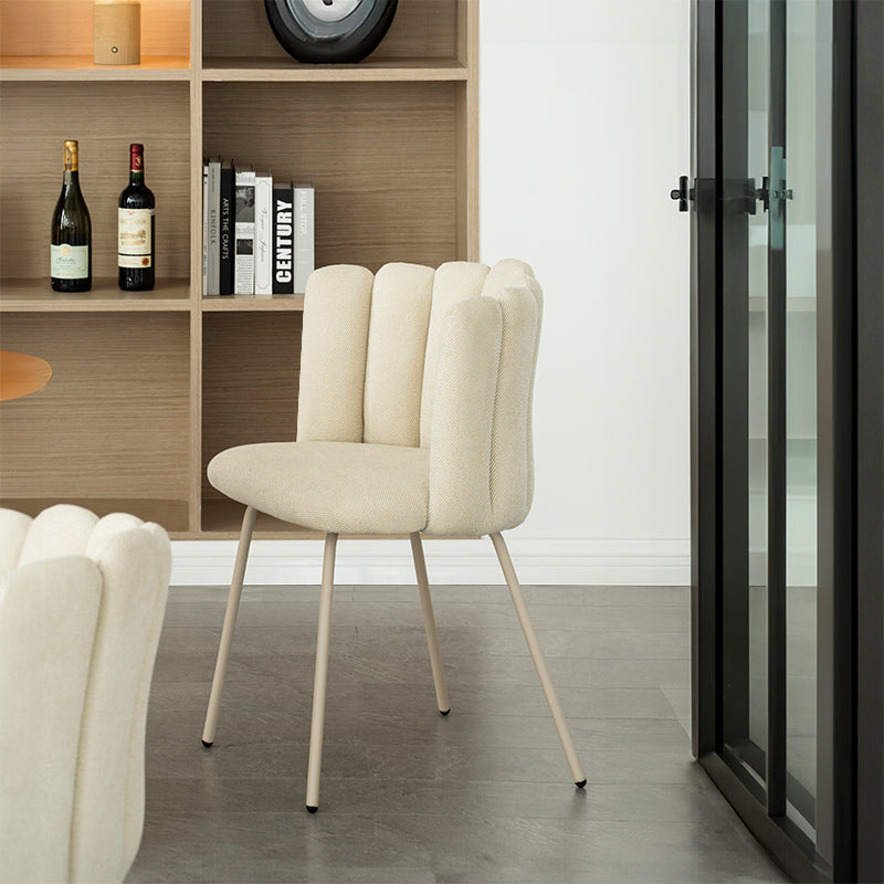 Mesa de Comedor Redonda Isabeau y 4 Silla de Comedor Grove [Conjunto de Comedor]
