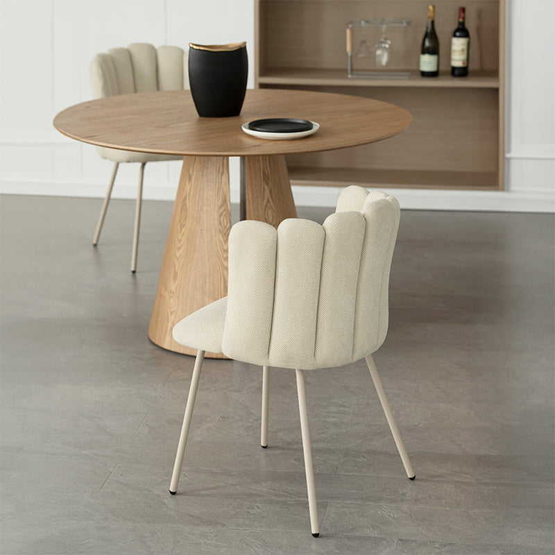 Mesa de Comedor Redonda Isabeau y 4 Silla de Comedor Grove [Conjunto de Comedor]
