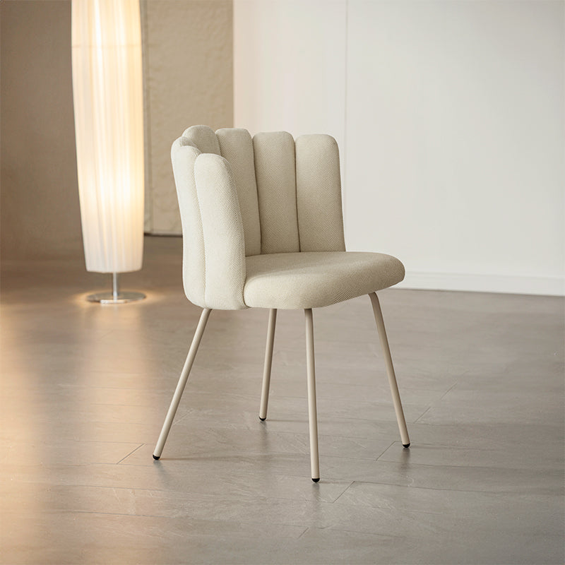 Mesa de Comedor Redonda Isabeau y 4 Silla de Comedor Grove [Conjunto de Comedor]