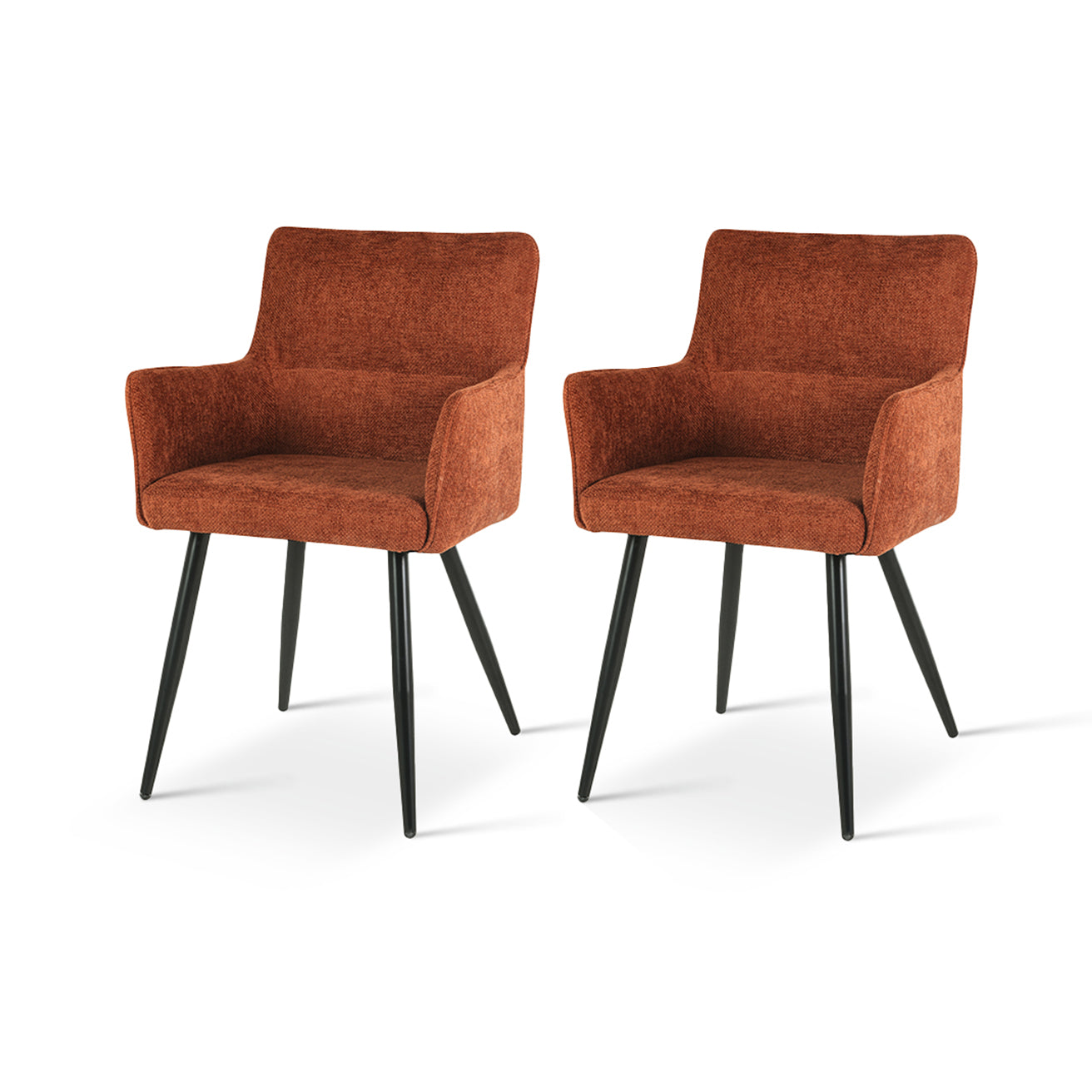 Sillón comedor tapizado en lino beige con estructura de madera y brazos acolchados, ideal para comedores modernos
