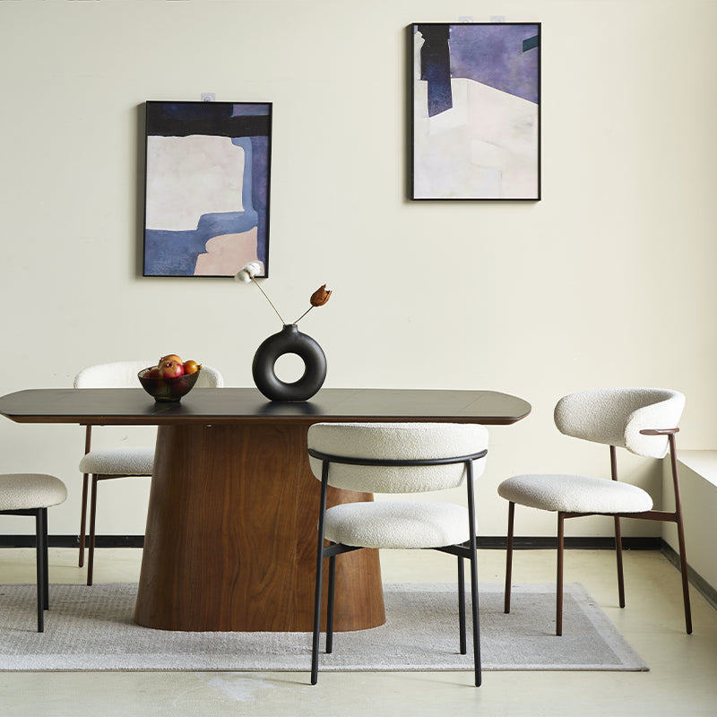 Silla de comedor Zahra en tela bouclé beige, respaldo curvado y patas de madera, diseño acogedor para el hogar