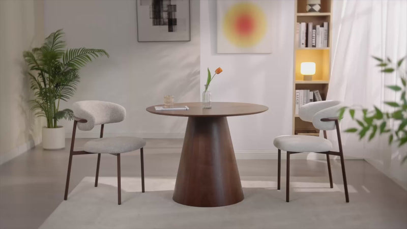 Descubre nuestro exclusivo juego de comedor en este video completo. Te mostramos en detalle el diseño elegante, la artesanía de alta calidad y la robusta construcción de la mesa y las sillas. Aprecia la combinación perfecta de estilo y funcionalidad, los acabados impecables y cómo este conjunto puede transformar por completo tu espacio de dining. Ideal para familias, cenas con invitados o amantes del diseño contemporá